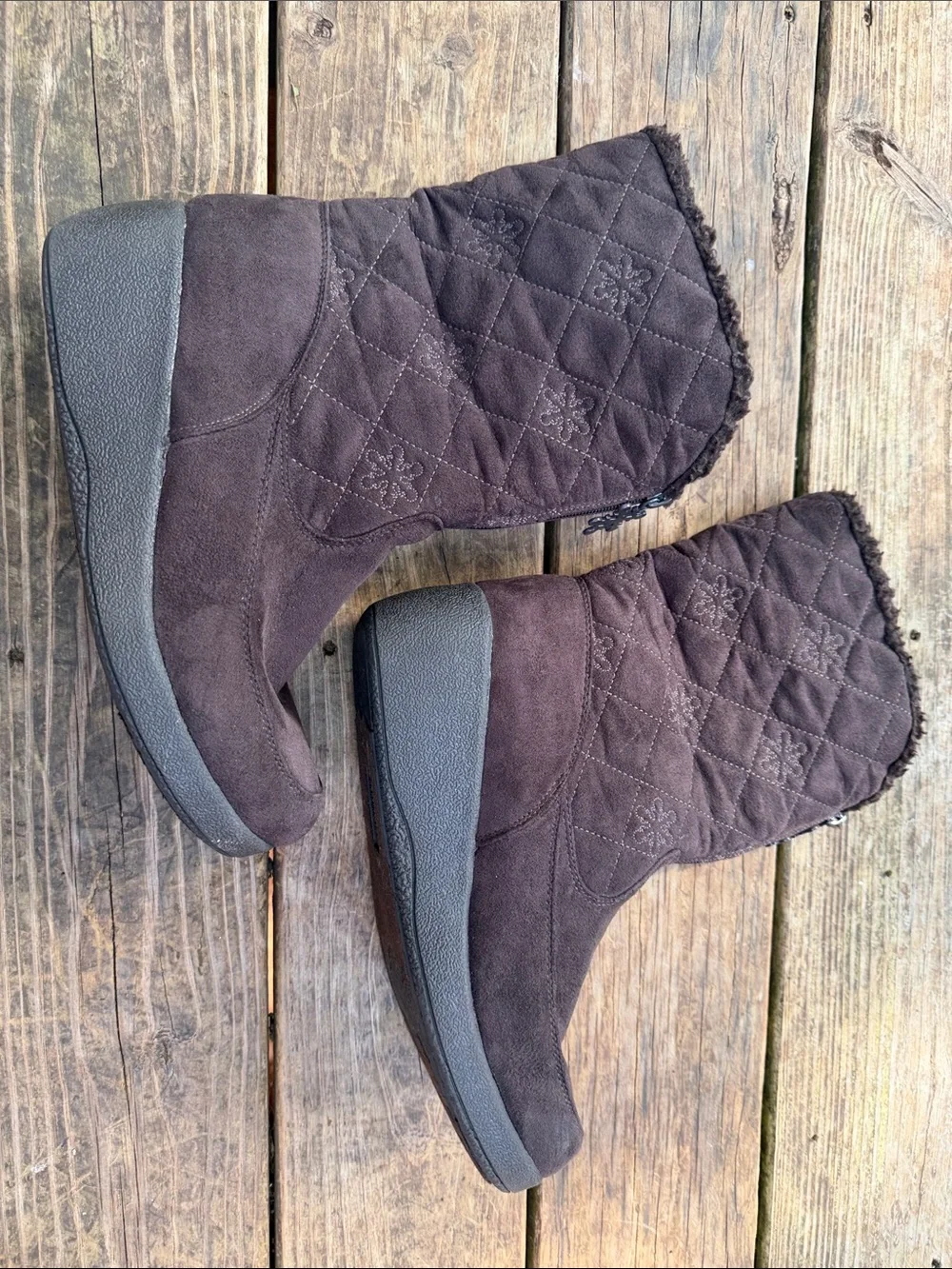 VINTAGE Y2K NO BOUNDRIES BOOTS